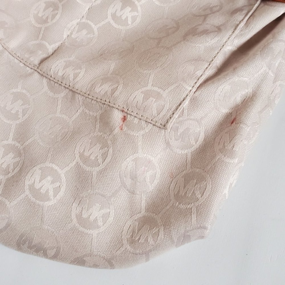 🎀Michael Kors Hamilton Handbag🎀 - Picture 12 of 16